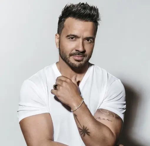 Luis Fonsi photo